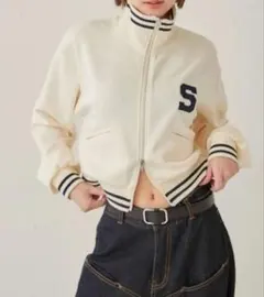 新品WHO'S WHOgallerySロゴコンパクトトラックジャケットアイボリー