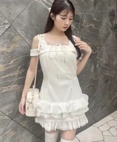 新品未使用NICE CLAUP フリルミニワンピ　メルカリ最安値