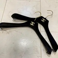 CHANEL ブラックハンガー 2個セット ベルベット調 【展示・非売品】
