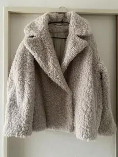 2025年最新】COS 毛皮・ファーコートの人気アイテム - メルカリ