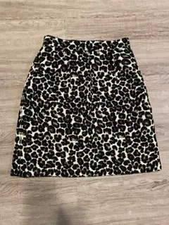 INDIVIのスカート