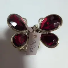【新品未使用】蝶の形ヘアクリップ 赤色ストーン　バンスクリップ