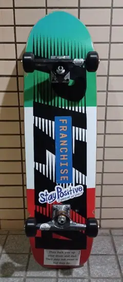 Pizza スケートボード　コンプリート　デッキ　トラック　ウィール