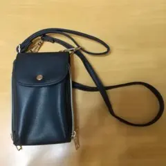 お買い得★美品★　ショルダーバッグ　ブラック　黒　スマホケース