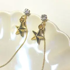 キラキラ　星　シンプルピアス　揺れる　合わせやすい　ワンポイント　オシャレ