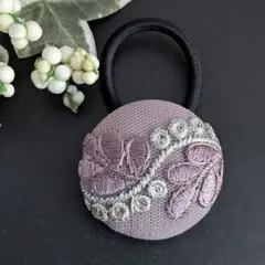 インド刺繍リボン くるみボタン ヘアゴム　ラインデザイン　モカブラウンリーフ