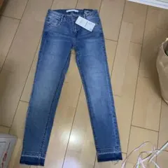 ZARA Trafaluc 32サイズ ローウエストクロップドスキニー