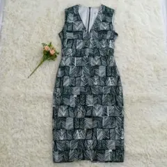 高級　MaxMara ノースリーブワンピース 総柄　白タグイタリア製