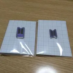 BTS ロゴ ピンバッジ ２個セットのサムネイル