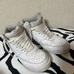 ホワイト ハイカットスニーカー