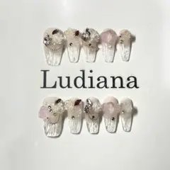 薄ピンク&クリアグラデーションフラワーパーツたくさんネイルチップ新品即納