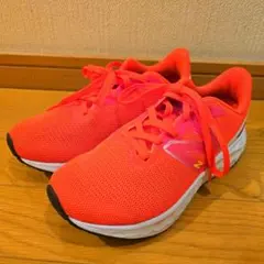 ニューバランス フレッシュフォームアリシV4 ランニングシューズ 軽量 23.5