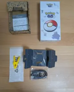 Pokemon GO Plus+ 空き箱と付属品