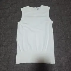 ZARA ノースリーブ ニットトップス ホワイトのサムネイル