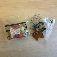 デイジーダック ピンバッジ　２個セット　ディズニー