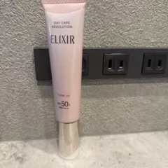 エリクシール／デーケアレボリューショントーンアップ