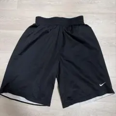 Nike ブラック メッシュ ショートパンツ