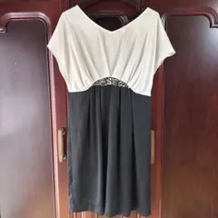 ビーズ装飾Vネックドレス