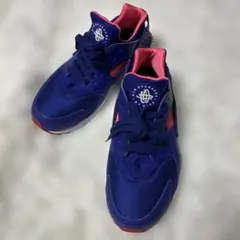 美品レディースNIKE エアハラチ スニーカー ネイビー/ピンク25〜26cm