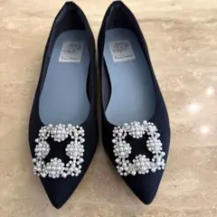 Emma Frances ビジュー付きフラットシューズ 黒