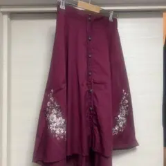 ワインレッド 花柄刺繍　スカート　axes