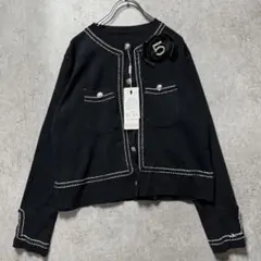 新品　ノーカラージャケット風　カーディガン　黒 XL ブローチ付　ステッチ