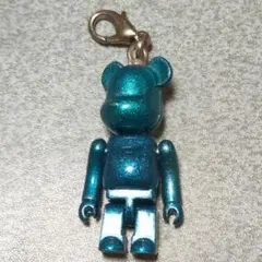 メタリック青色ベアブリックチャーム