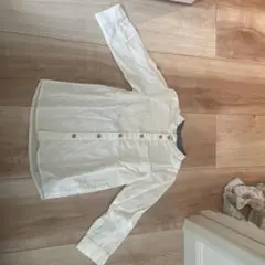 H&M アイボリー ボタン付きシャツ