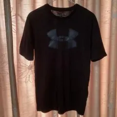 値下げ中【美品】アンダーアーマー tシャツ　レディースのS〜Mぐらい　ブラック