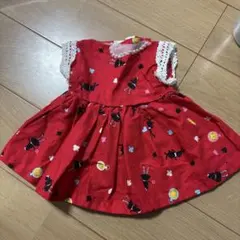 赤いキャラクター柄フレアドレス