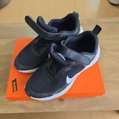 NIKE キッズ スニーカー ブラック マジックテープのサムネイル