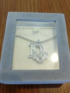 Christian Dior ロゴネックレス ストーン付き 頂きもので未使用品。