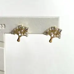 ツリー型ゴールドピアス