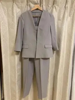 SUIT SELECT セットアップ ノーカラーパンツスーツ ライトグレー Mのサムネイル