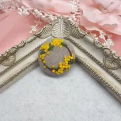 ミモザ　刺繍　ブローチ　ハンドメイド