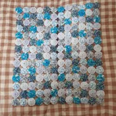 ヨーヨーキルト 青と白のインテリア