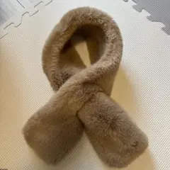 ベージュ ファー マフラーのサムネイル