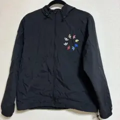 【adidas】アディカラー シャッタード 刺繍トレフォイル ウインドブレーカーのサムネイル