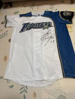 ファイターズ 2005年 選手サイン入り ユニフォーム - メルカリ