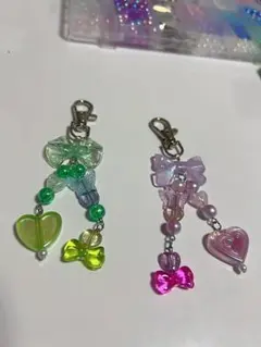 リボンとハートのチャームストラップ
