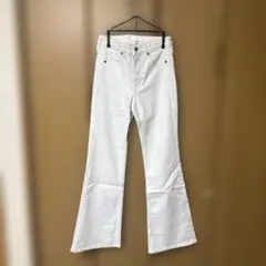 H&M ホワイト フレアデニムパンツ EUR34のサムネイル