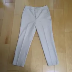 UNIQLO ベージュ レディーススラックス