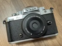 【値下げ中】Nikon Zf シルバー・サムレスセットのサムネイル