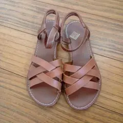 ブラウン ストラップサンダル