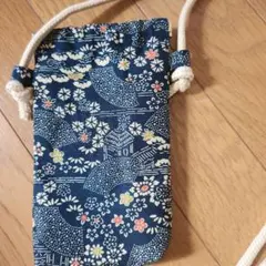 和風花柄スマホショルダーバッグ ネイビー着物リメイクバネロぐち