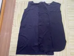 ▲レディース　GU ブラックノースリーブ