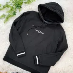 FRED PERRY フレッドペリー パーカー ブラック　黒　EUR38のサムネイル