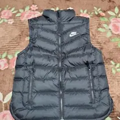 【未使用品】Nike レディーTHERMA-FIT ブラック ダウンベスト