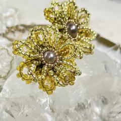 T12.ハンドメイド　ビーズ刺繍　フラワービーズ　イエロー　ピアスorイヤリング