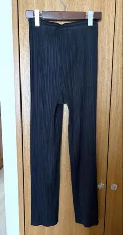 PLEATS PLEASE イッセイミヤケ ストレートパンツ 美品 - メルカリ